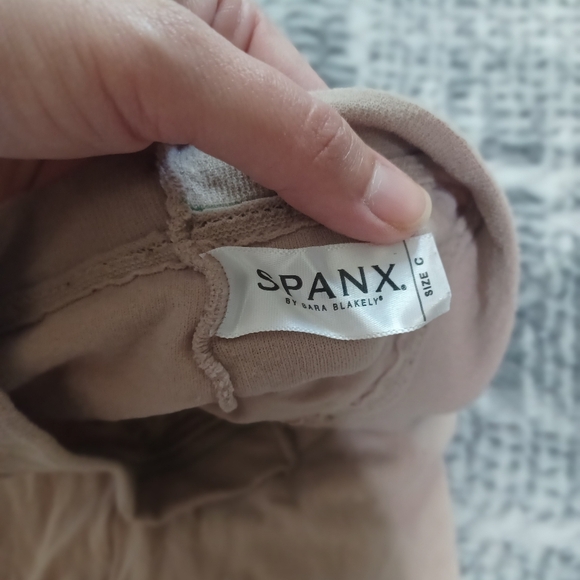 Spanx Thinstincts Mid-Thigh Shorts Sz C - Picture 2 of 4